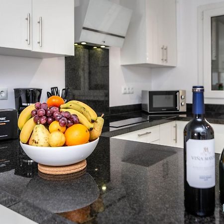 Puerto Banus Finest 2-Bdrm Apt - 50 Metres To Beach 마르베야 외부 사진