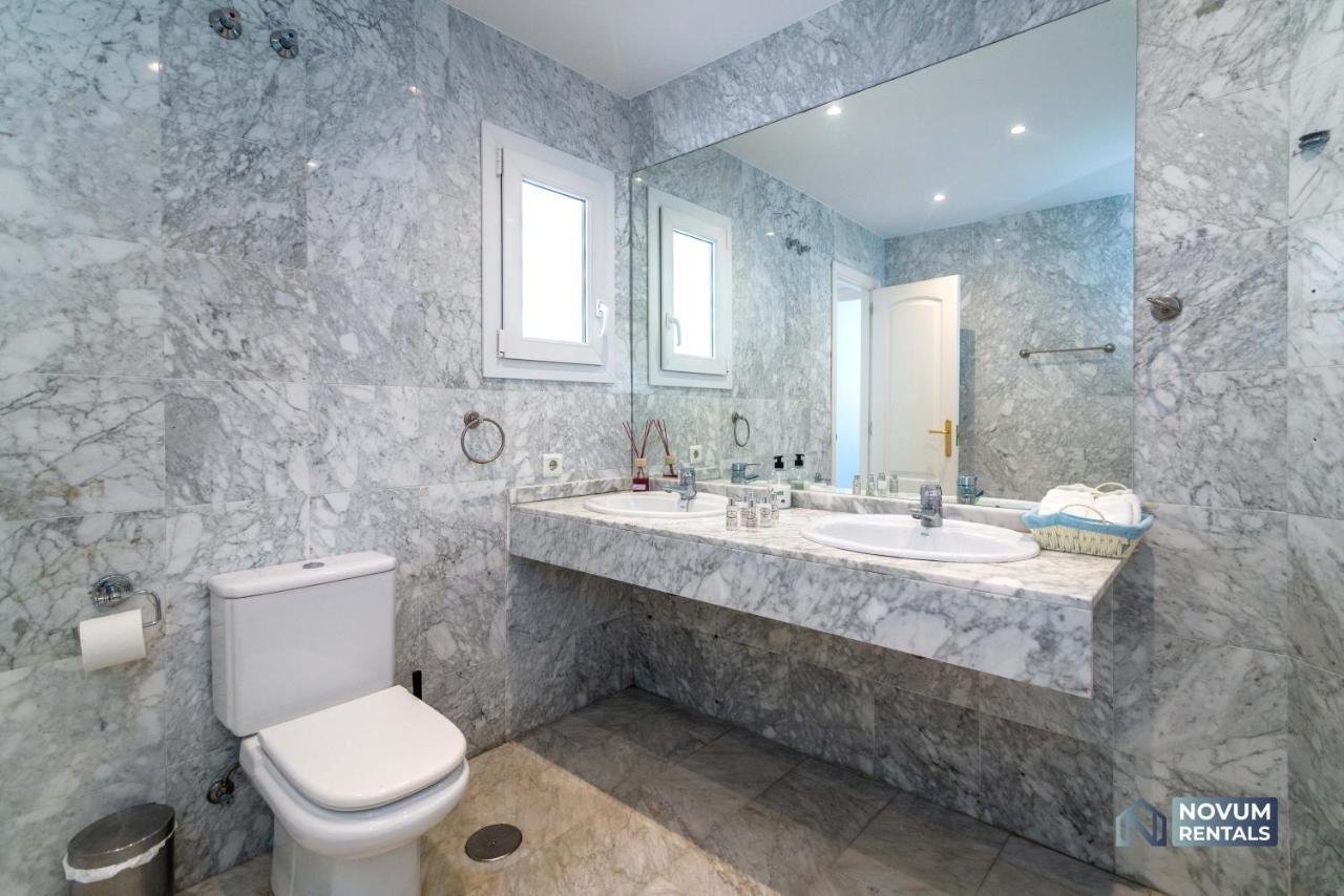 Puerto Banus Finest 2-Bdrm Apt - 50 Metres To Beach 마르베야 외부 사진