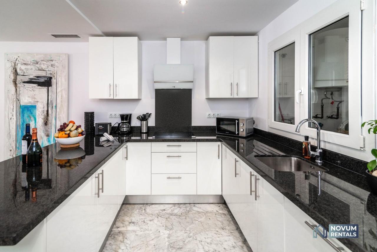 Puerto Banus Finest 2-Bdrm Apt - 50 Metres To Beach 마르베야 외부 사진